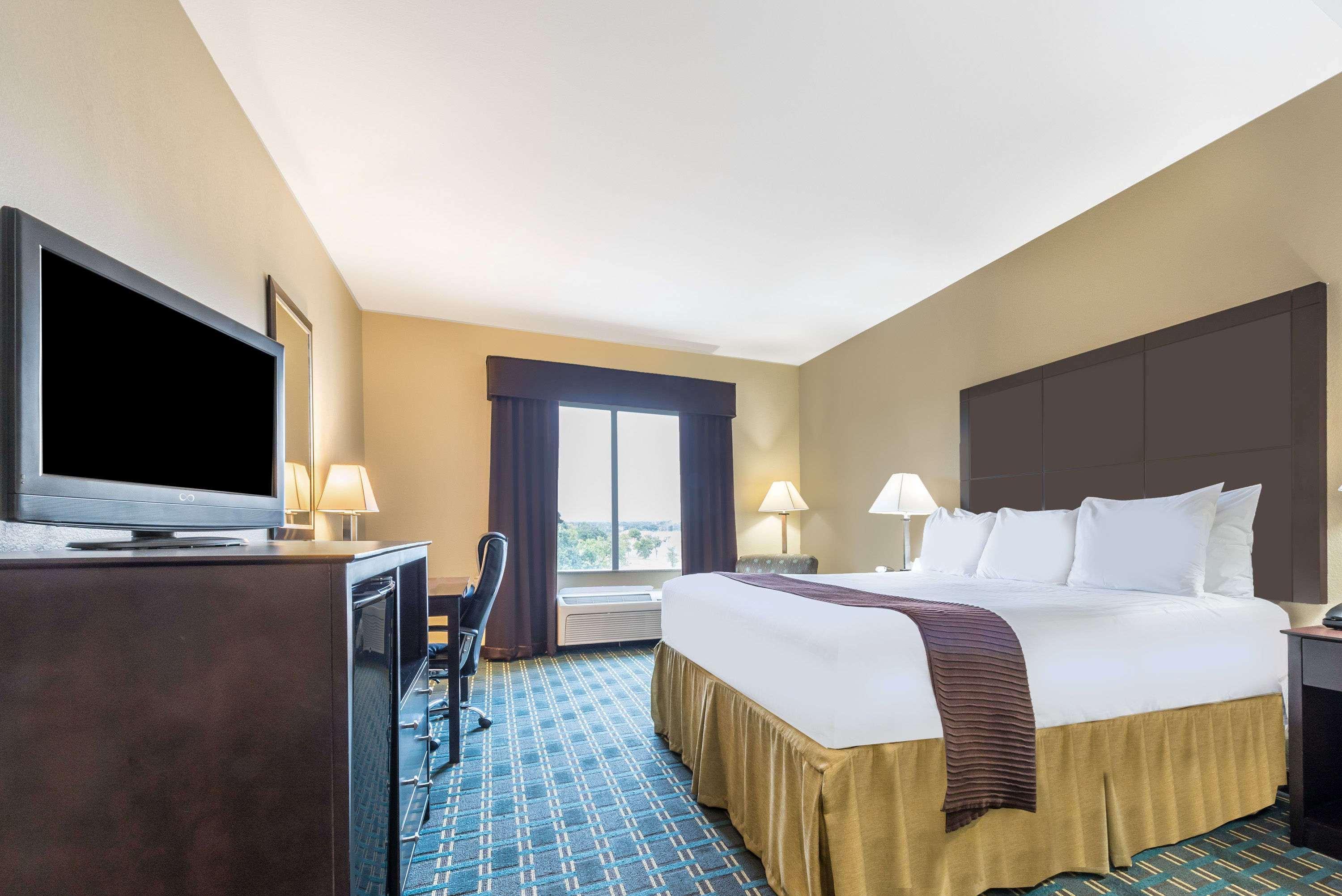 Days Inn & Suites By Wyndham Mineral Wells Eksteriør billede