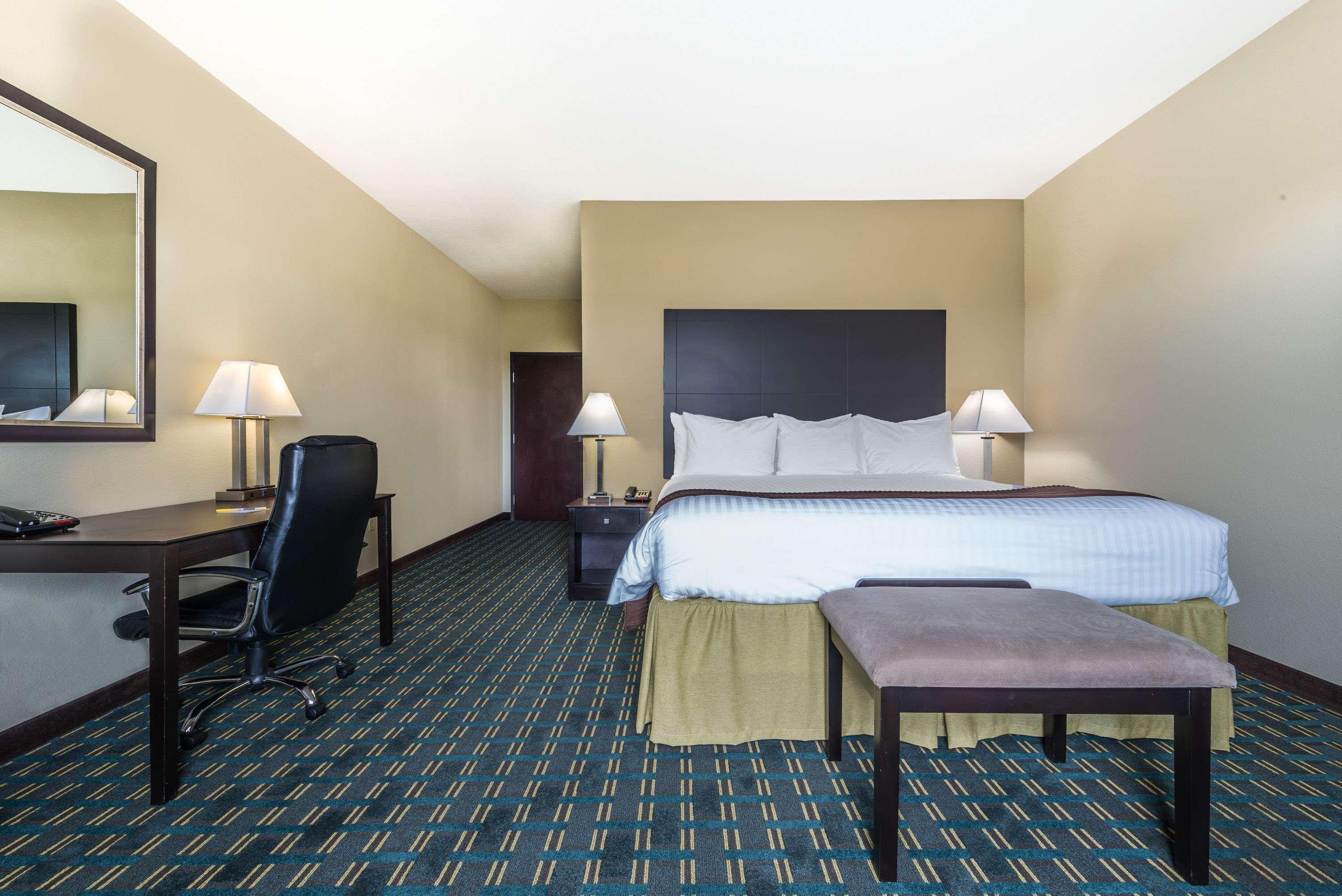 Days Inn & Suites By Wyndham Mineral Wells Eksteriør billede