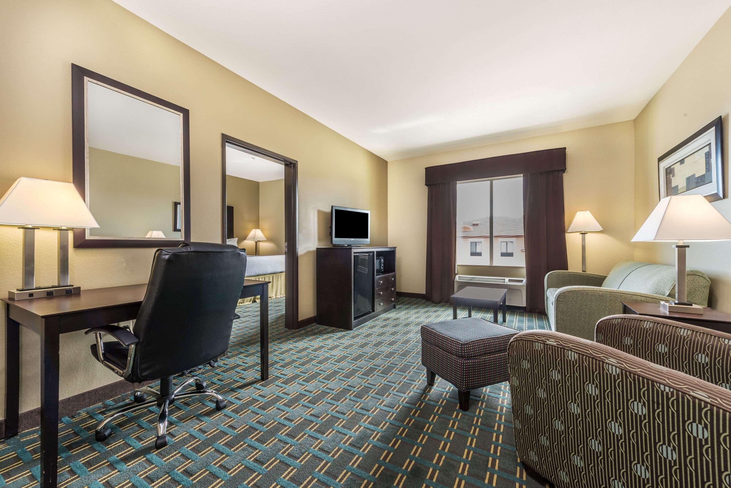 Days Inn & Suites By Wyndham Mineral Wells Eksteriør billede