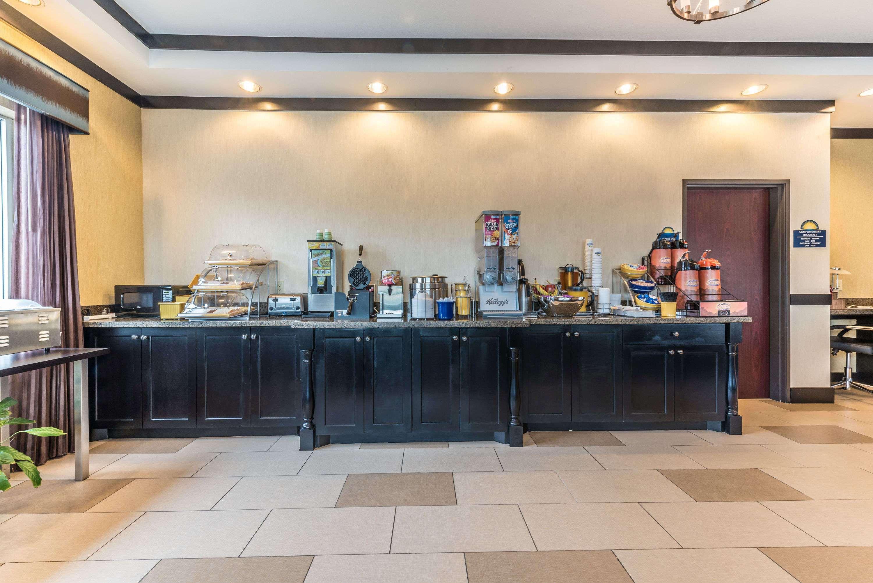 Days Inn & Suites By Wyndham Mineral Wells Eksteriør billede